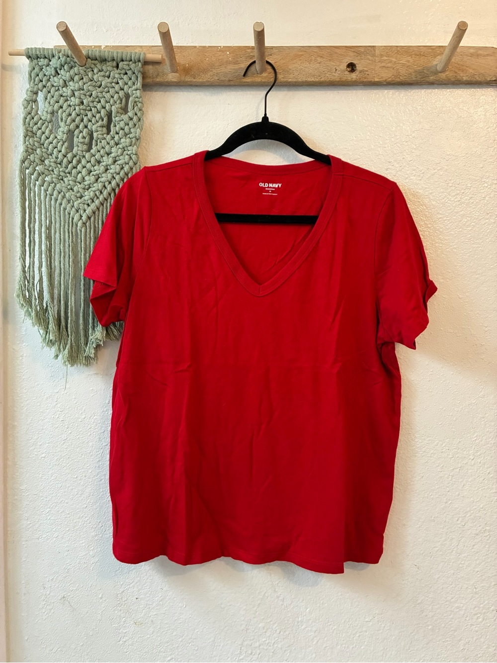 Old Navy Women's Bright Red V-Neck Short Sleeve Tee